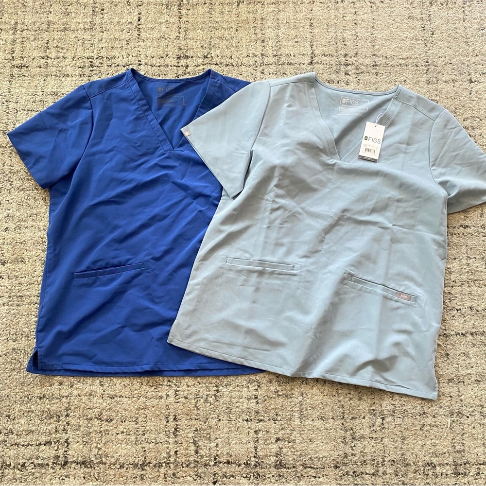 •FIGS scrub top bundle• Size XL